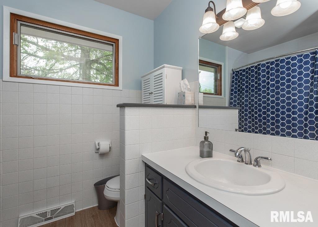 1333 Northlawn Road Davenport, IA 52804 - Photo 14 of 37 Gallery Image 14