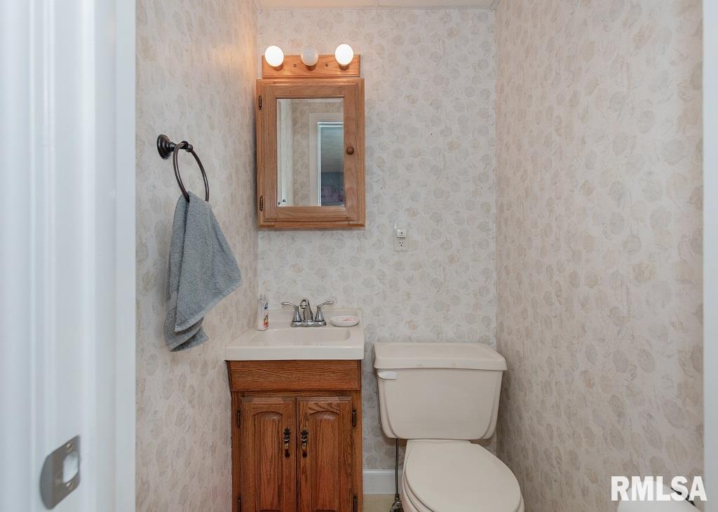 1333 Northlawn Road Davenport, IA 52804 - Photo 19 of 37 Gallery Image 19