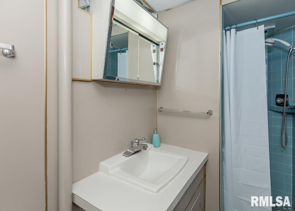 1333 Northlawn Road Davenport, IA 52804 - Photo 31 of 37 Gallery Image 31