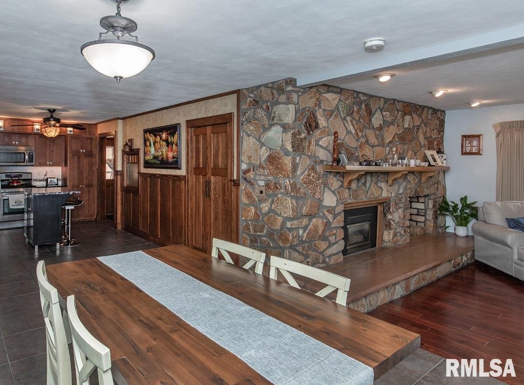 1333 Northlawn Road Davenport, IA 52804 - Photo 8 of 37 Gallery Image 8