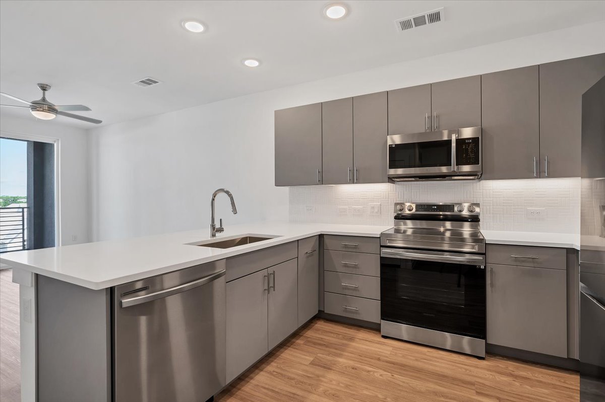 4801 Springdale Road, Unit 1402 Austin, TX 78723 - Photo 10 of 39