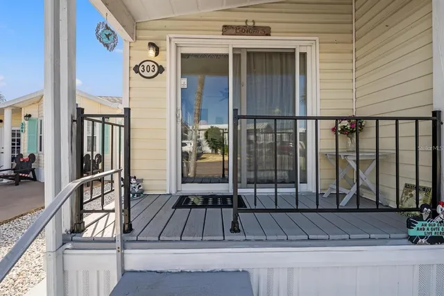 a view of entryway door