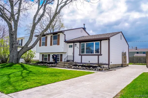 $245,000 | 107 Le Havre Drive, Cheektowaga, NY 14227