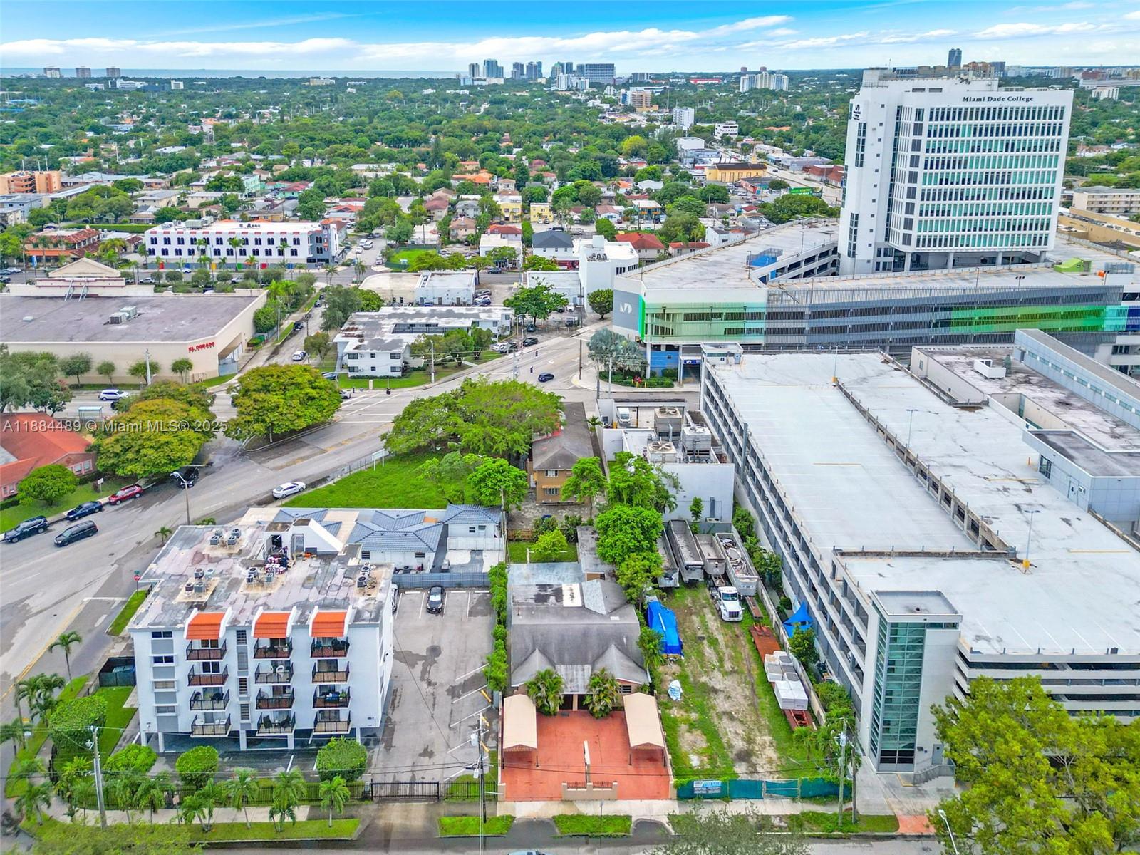 2524 Southwest 6th Street Miami, FL 33135 - Photo 19 of 23