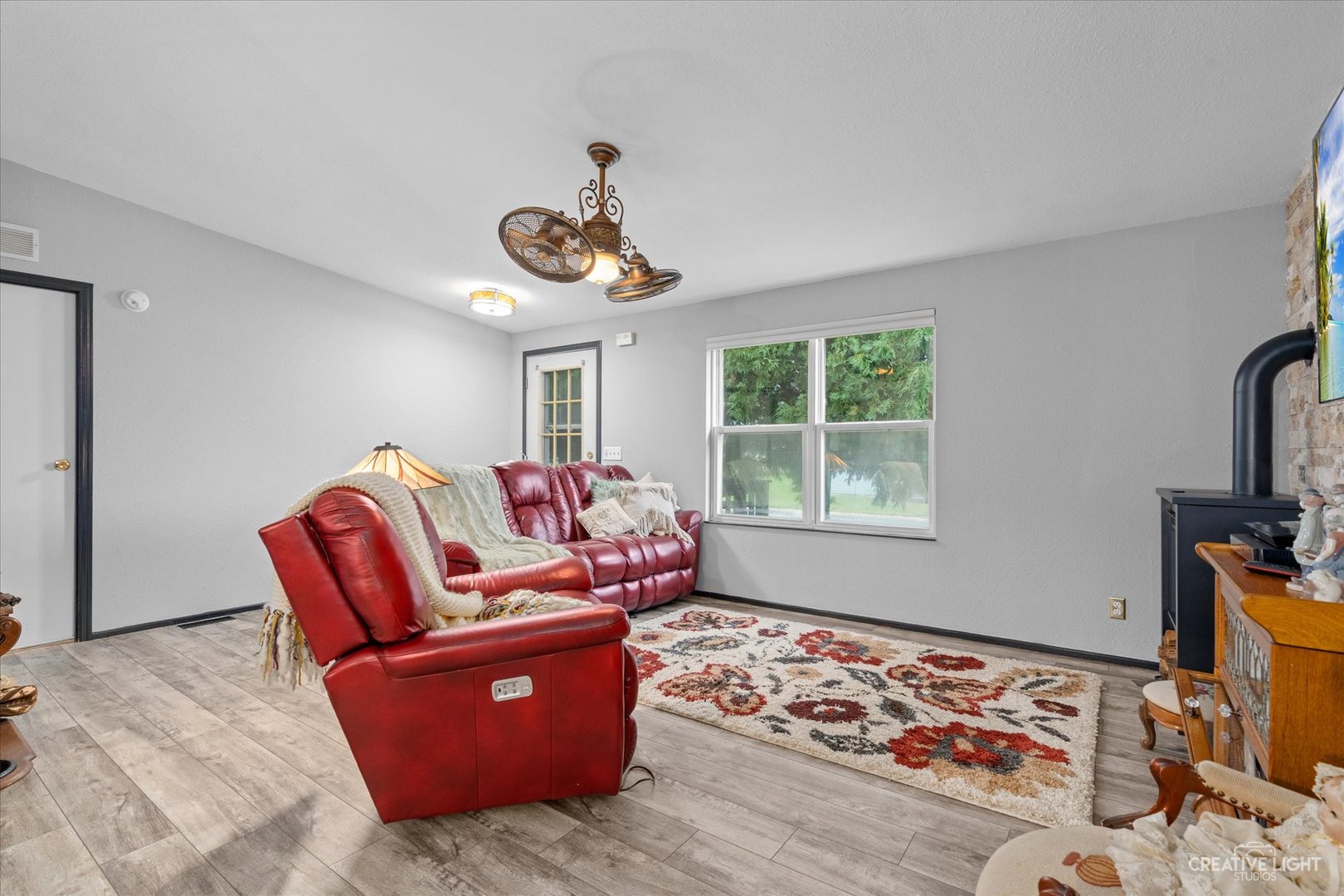 125 Cardinal Lane Sandwich, IL 60548 - Photo 5 of 21 a living room with furniture and a window