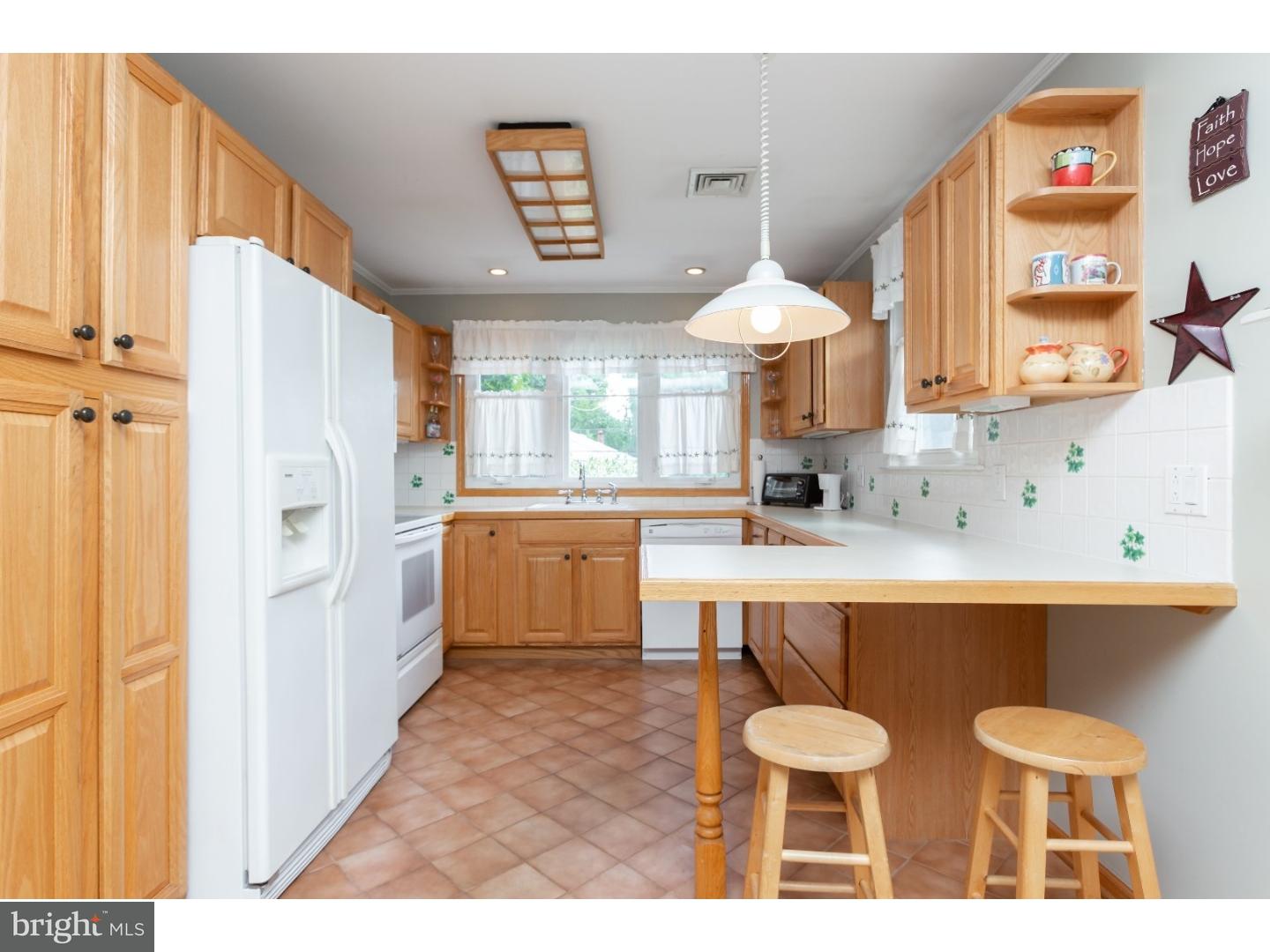 806 Crystle Road Aston, PA 19014 - Photo 13 of 25