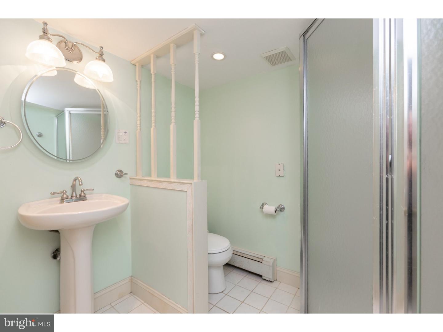806 Crystle Road Aston, PA 19014 - Photo 18 of 25