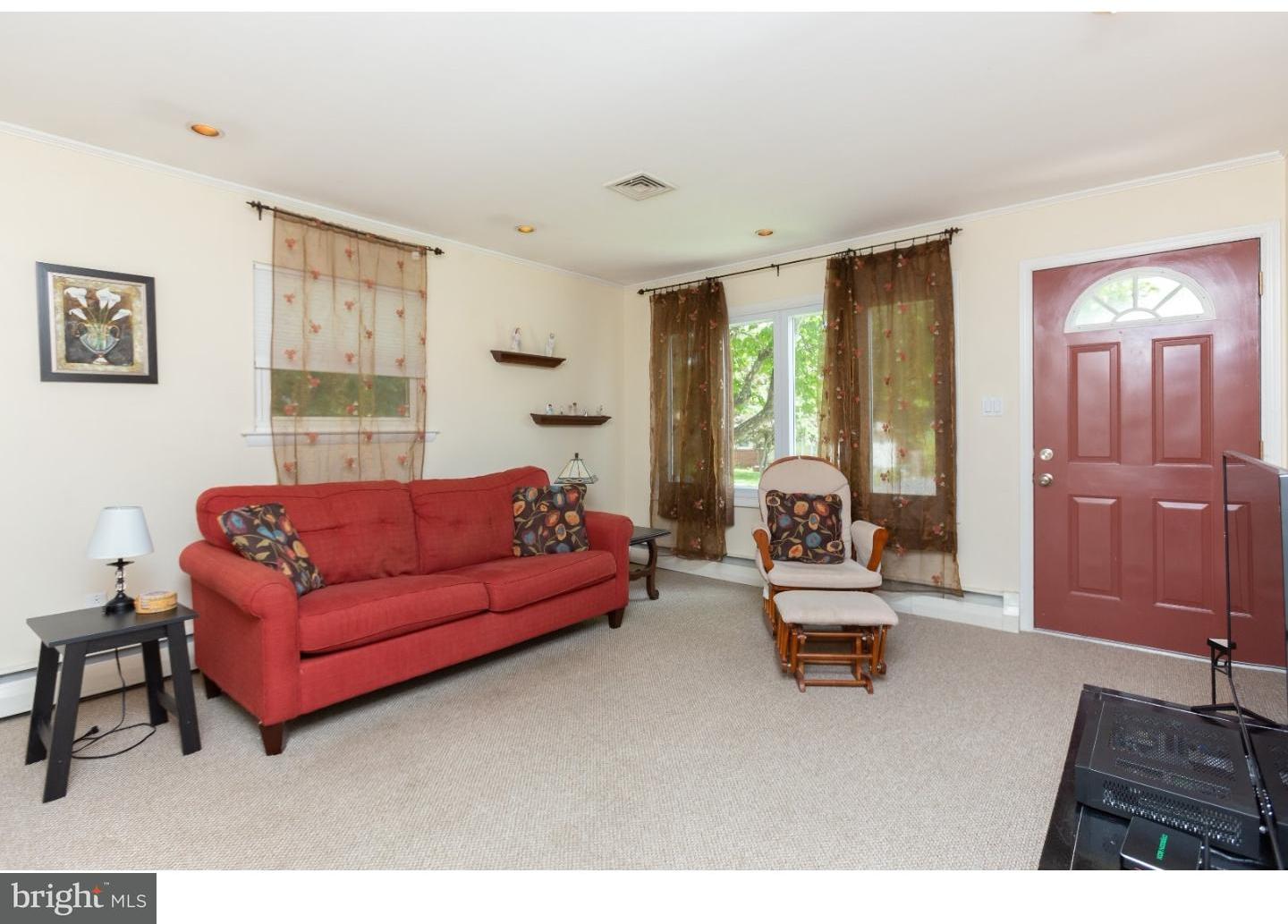 806 Crystle Road Aston, PA 19014 - Photo 6 of 25