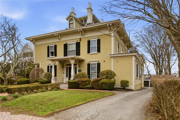$725,000 | 28 Kay Street, Unit 3, Newport, RI 02840
