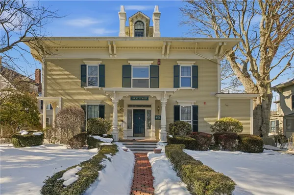 $725,000 | 28 Kay Street, Unit 3, Newport, RI 02840