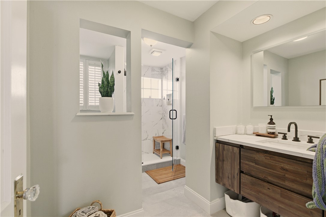 28 Kay Street, Unit 3 Newport, RI 02840 - Photo 24 of 38