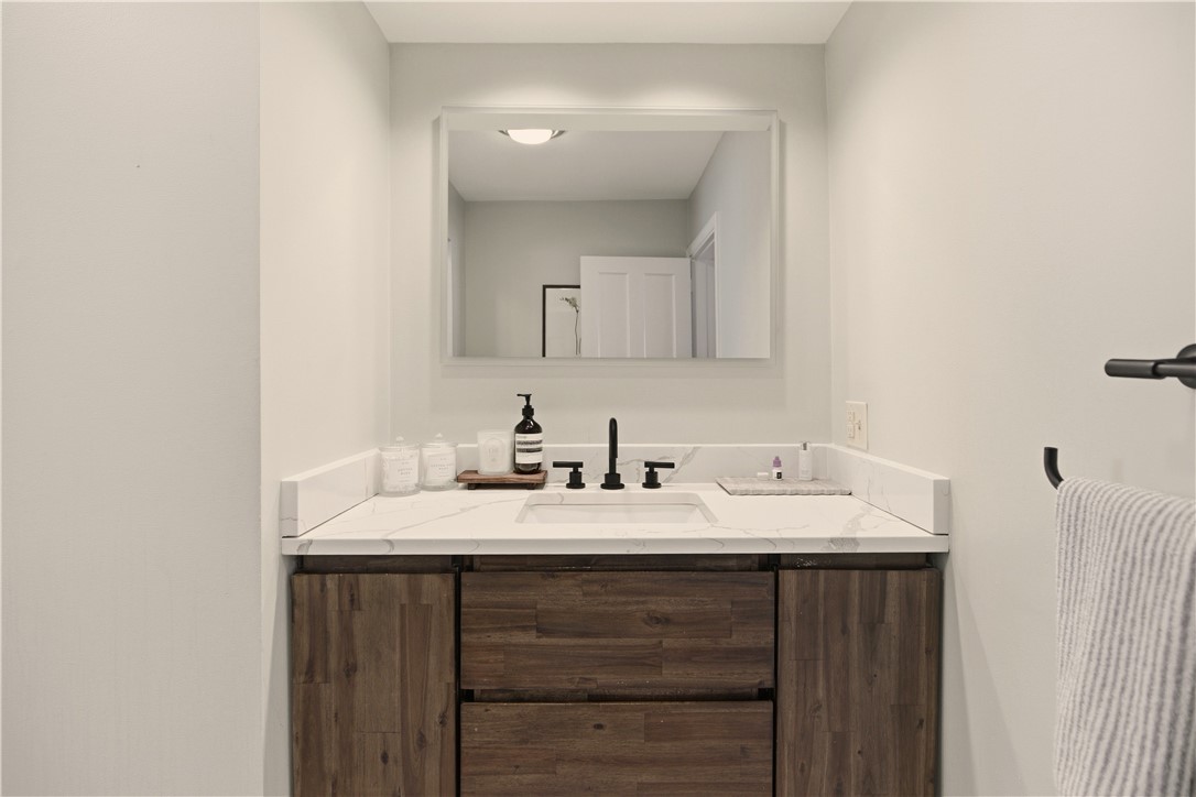 28 Kay Street, Unit 3 Newport, RI 02840 - Photo 25 of 38