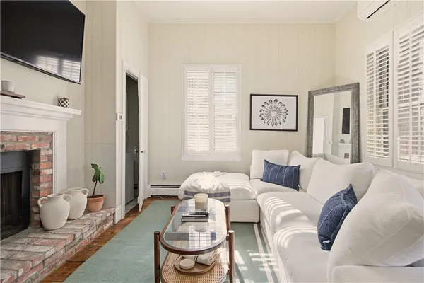 $725,000 | 28 Kay Street, Unit 3, Newport, RI 02840