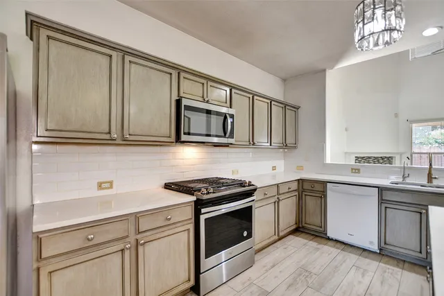 $2,890 | 20831 Brodie Lane, Katy, TX 77449