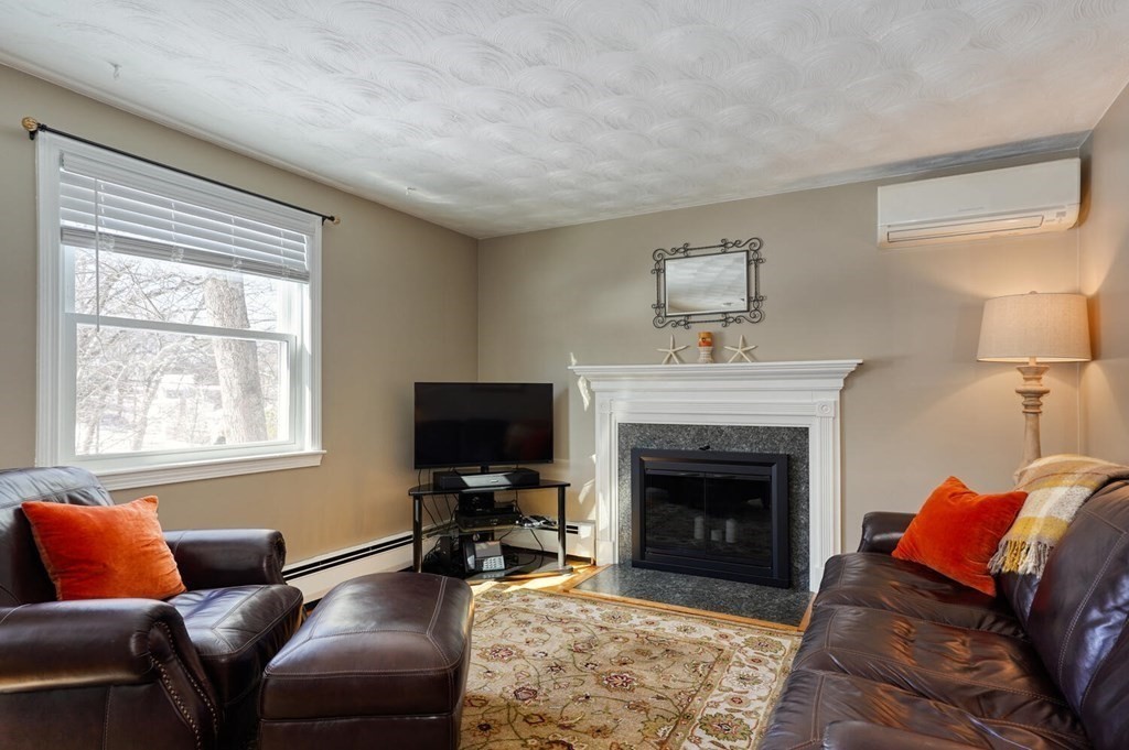 87 Roberts Road Ashland, MA 01721 - Photo 5 of 28 Gallery Image 5