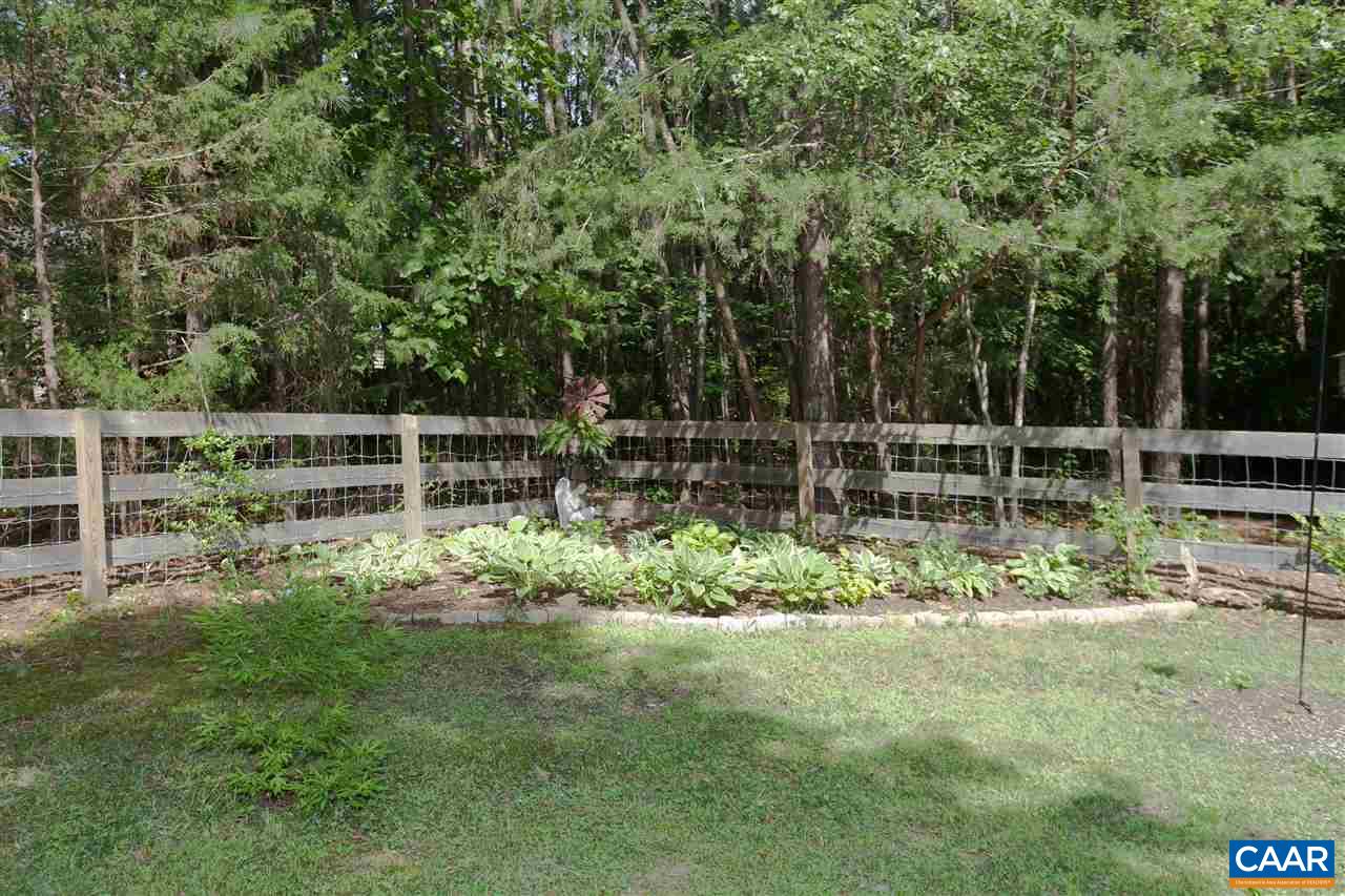 16 Bernardsburg Road Palmyra, VA 22963 - Photo 22 of 24 a view of backyard with green space