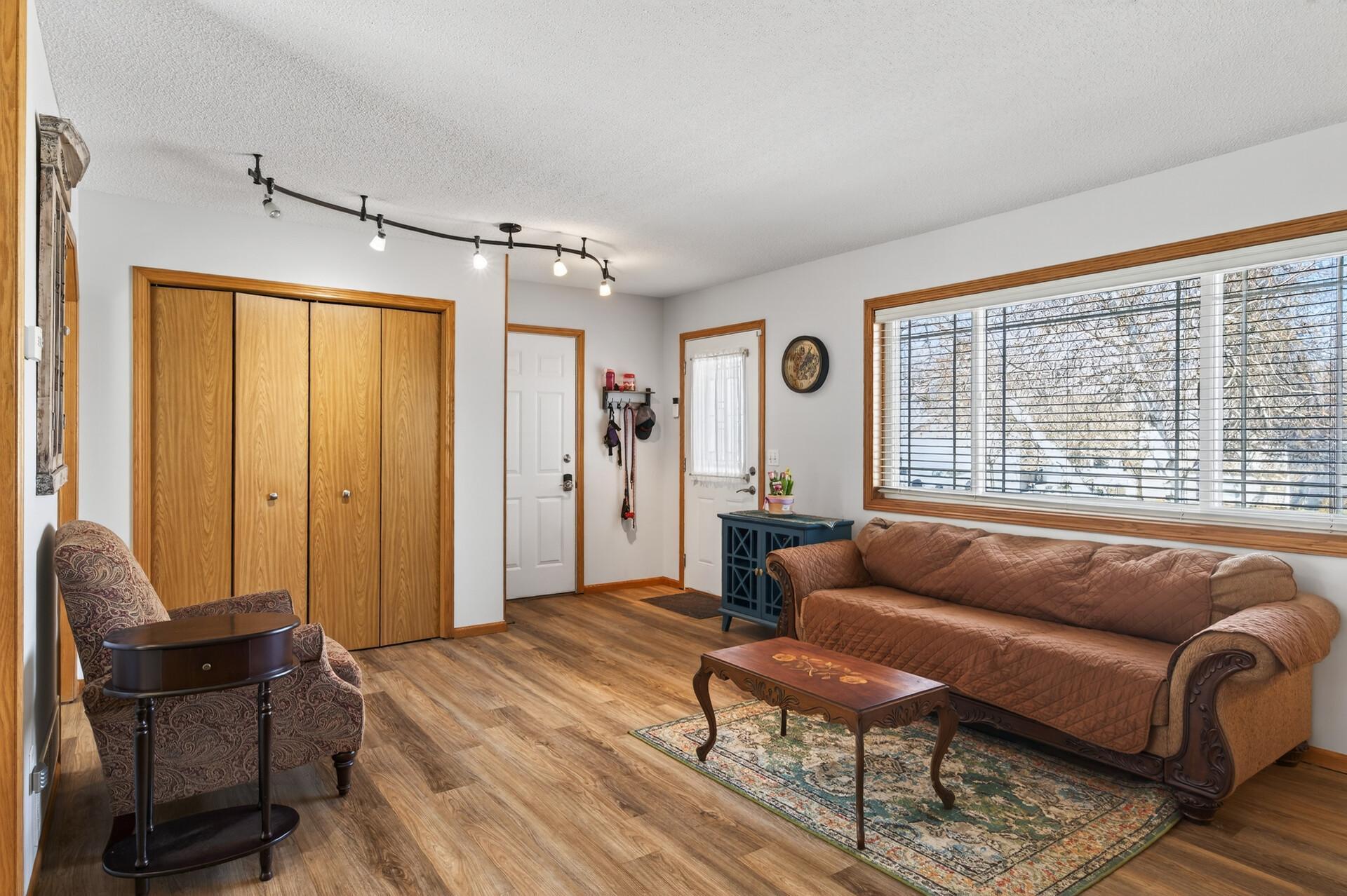 409 Heights Road Northwest St. Michael, MN 55376 - Photo 4 of 48