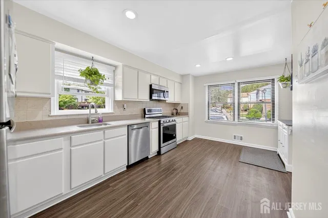 $486,500 | 131 Highview Drive, Woodbridge, NJ 07095