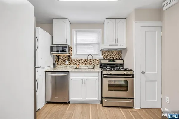 $2,950 | 36 Cortlandt Place, Unit B, Tenafly, NJ 07670