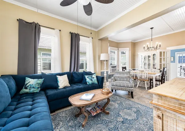 $1,850 | 3811 Avenue O, Galveston, TX 77550