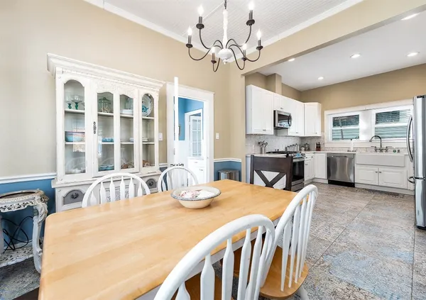 $1,850 | 3811 Avenue O, Galveston, TX 77550