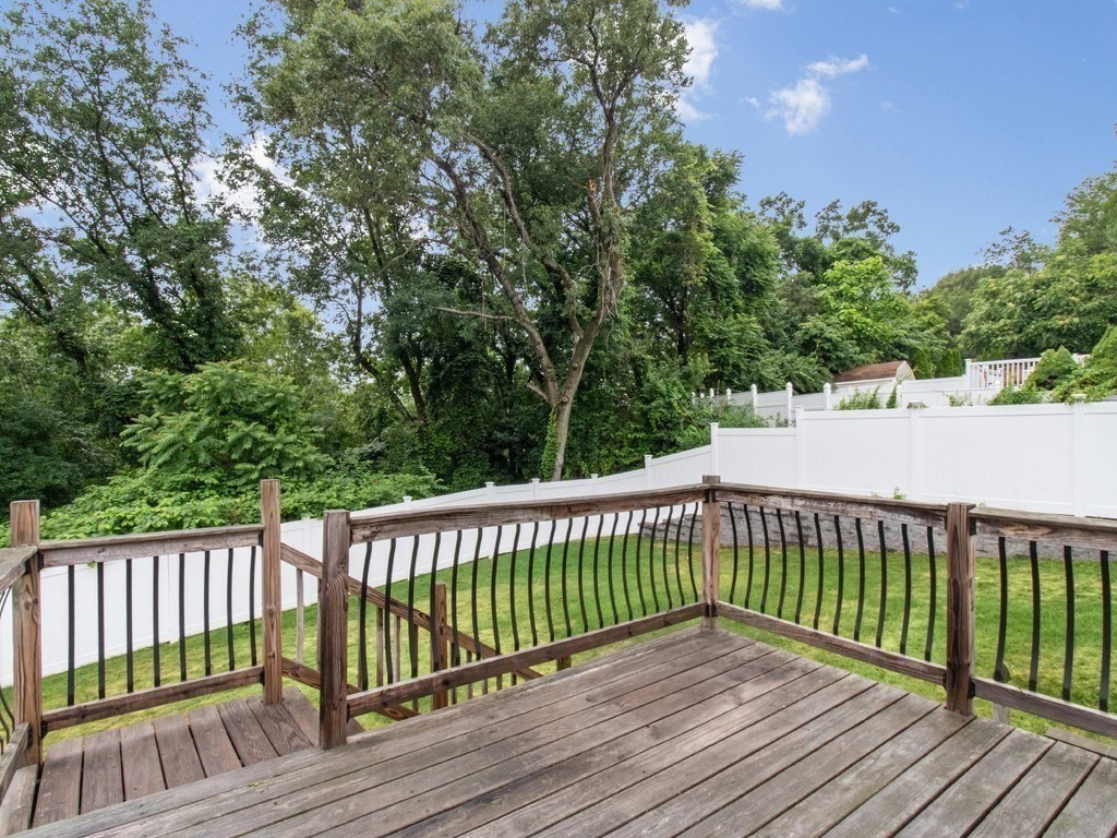 127 Westgate Road Waltham, MA 02453 - Photo 22 of 34