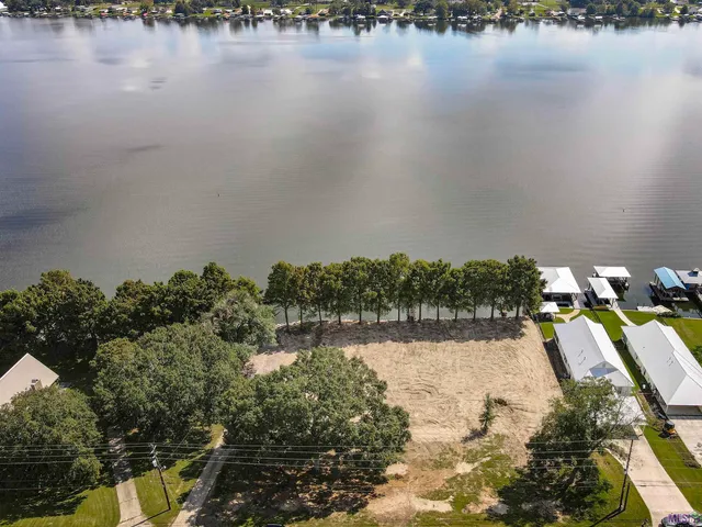 $1,800,000 | A-3 False River Drive, New Roads, LA 70760