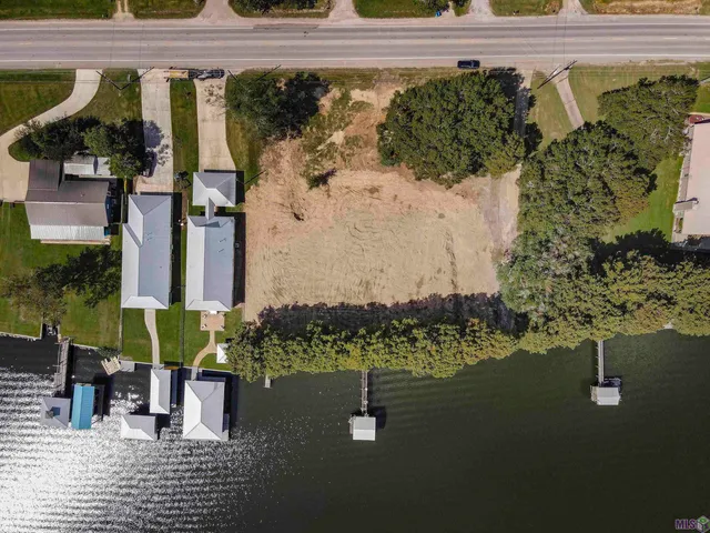 $1,800,000 | A-3 False River Drive, New Roads, LA 70760