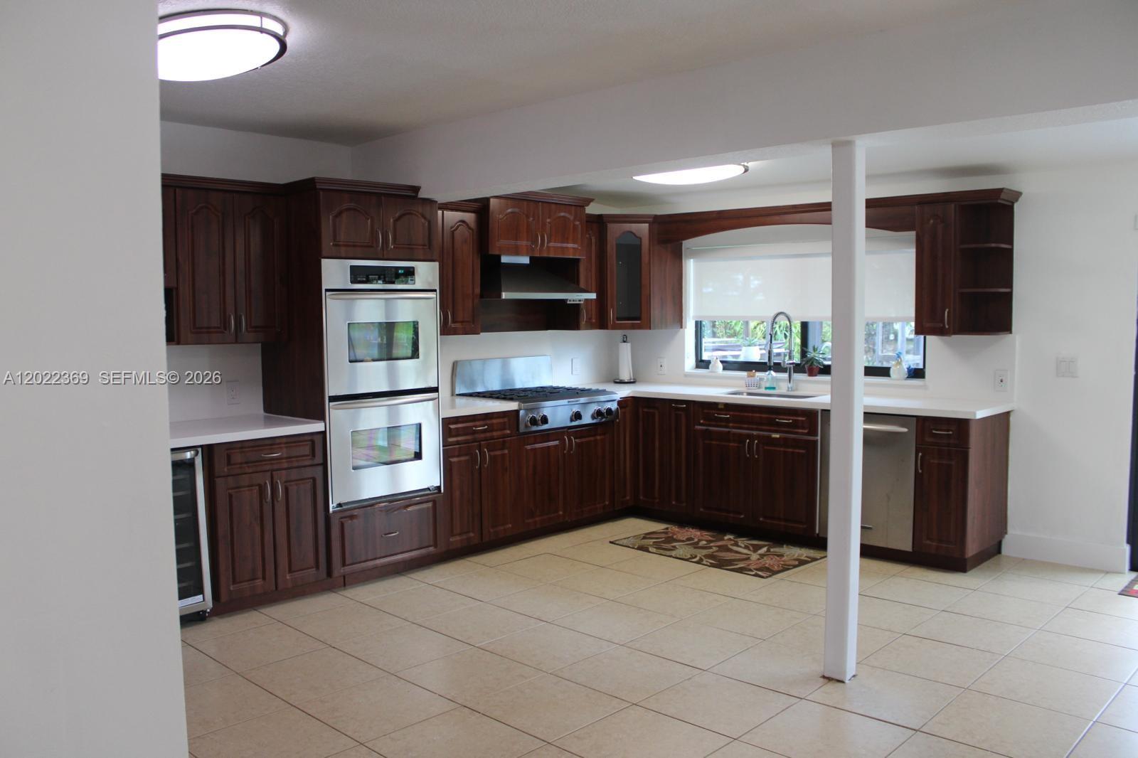 6371 Southwest 109th Court Miami, FL 33173 - Photo 7 of 45