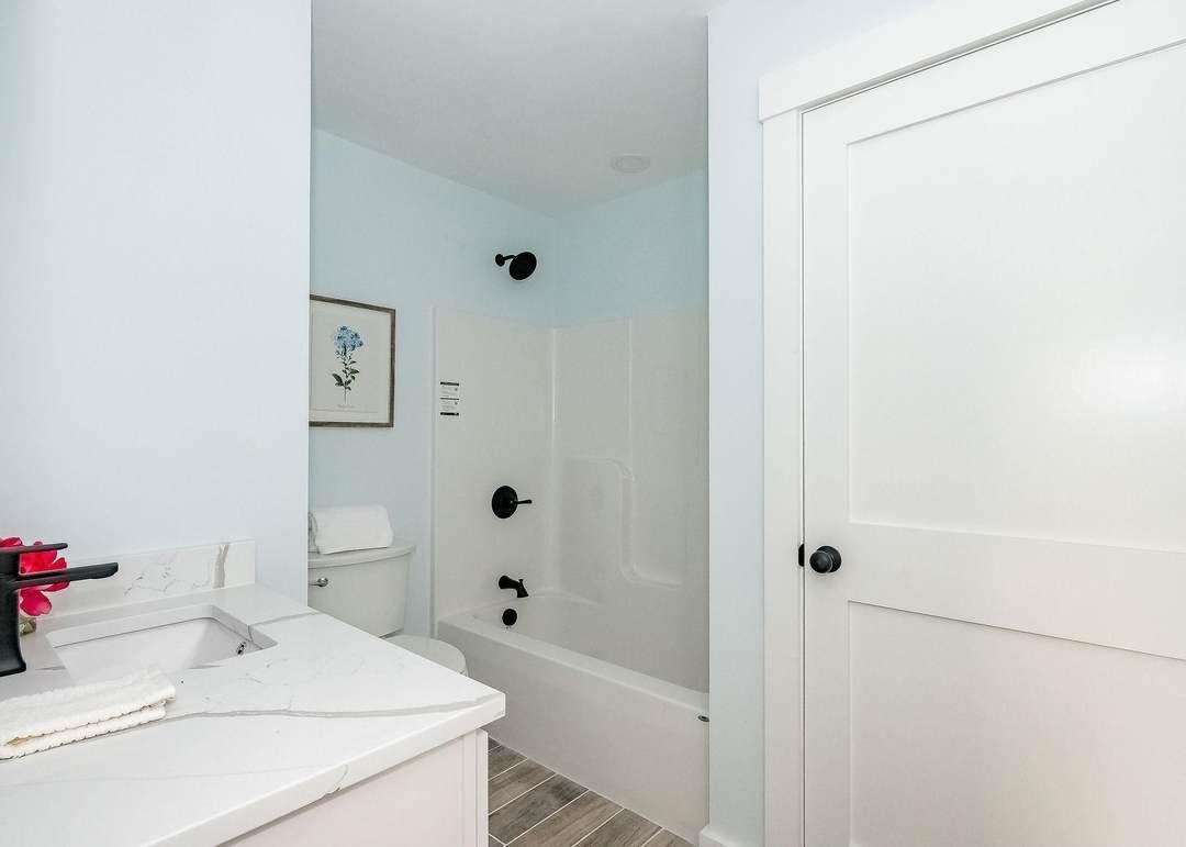9 Lawn Avenue Rochester, NH 03867 - Photo 23 of 39
