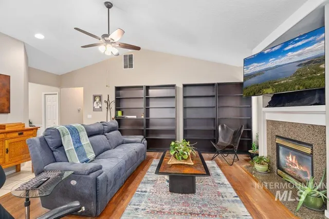 $562,000 | 865 Fairview Drive, Moscow, ID 83843