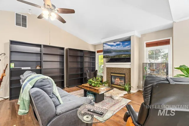 $562,000 | 865 Fairview Drive, Moscow, ID 83843