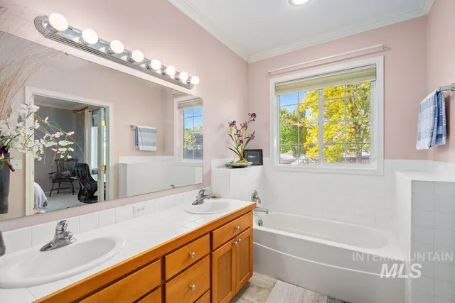 $562,000 | 865 Fairview Drive, Moscow, ID 83843