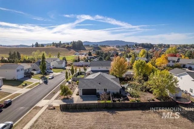 $562,000 | 865 Fairview Drive, Moscow, ID 83843