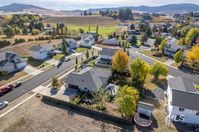 $562,000 | 865 Fairview Drive, Moscow, ID 83843