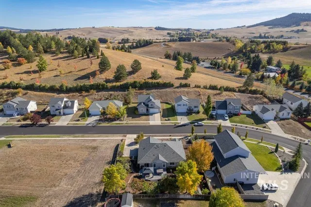$562,000 | 865 Fairview Drive, Moscow, ID 83843