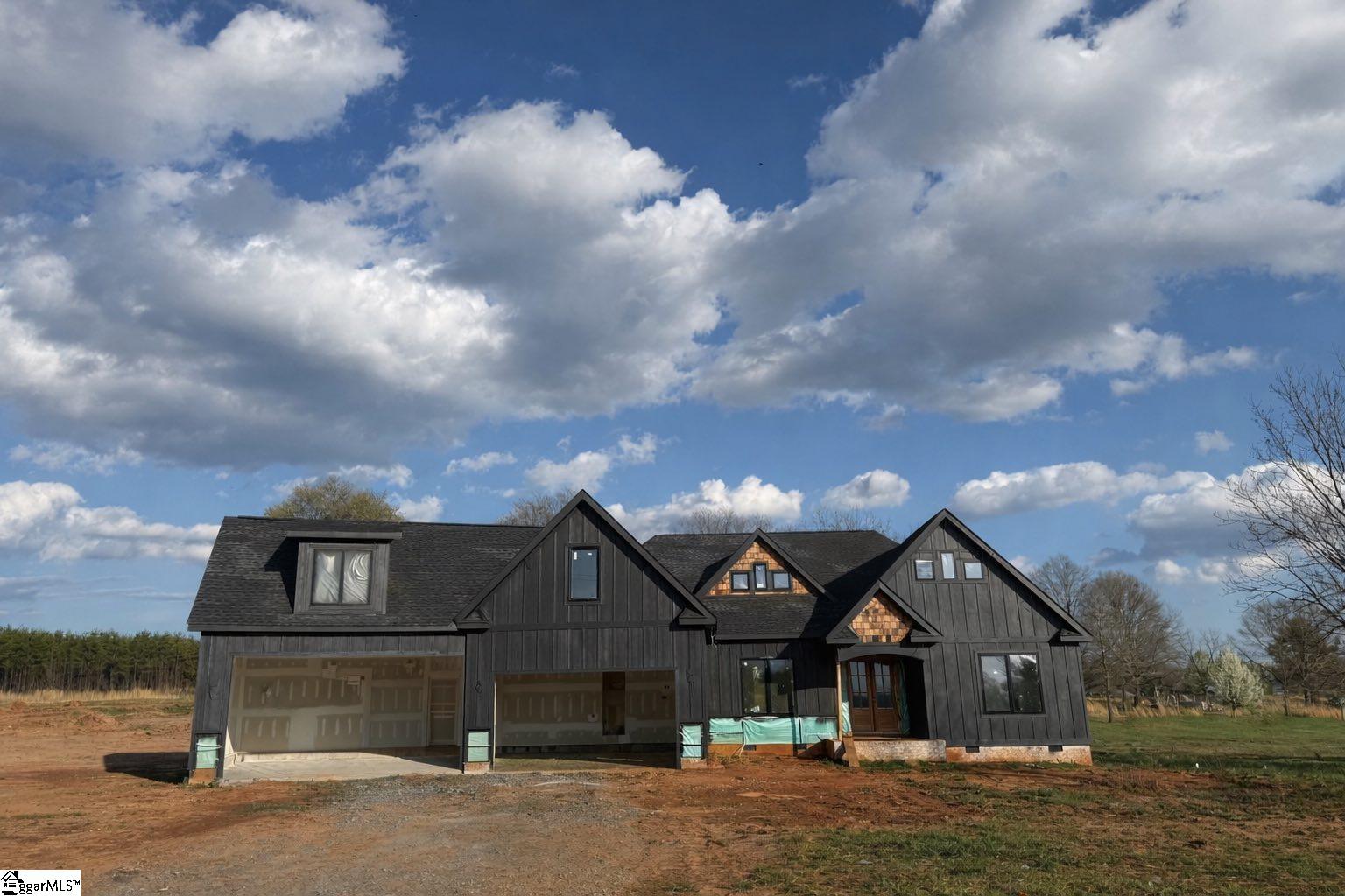 992 Bumblebee Lane Wellford, SC 29385 - Photo 1 of 10
