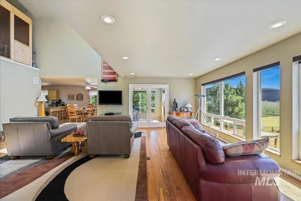 $699,000 | 111 Ranch Circle, Cascade, ID 83611