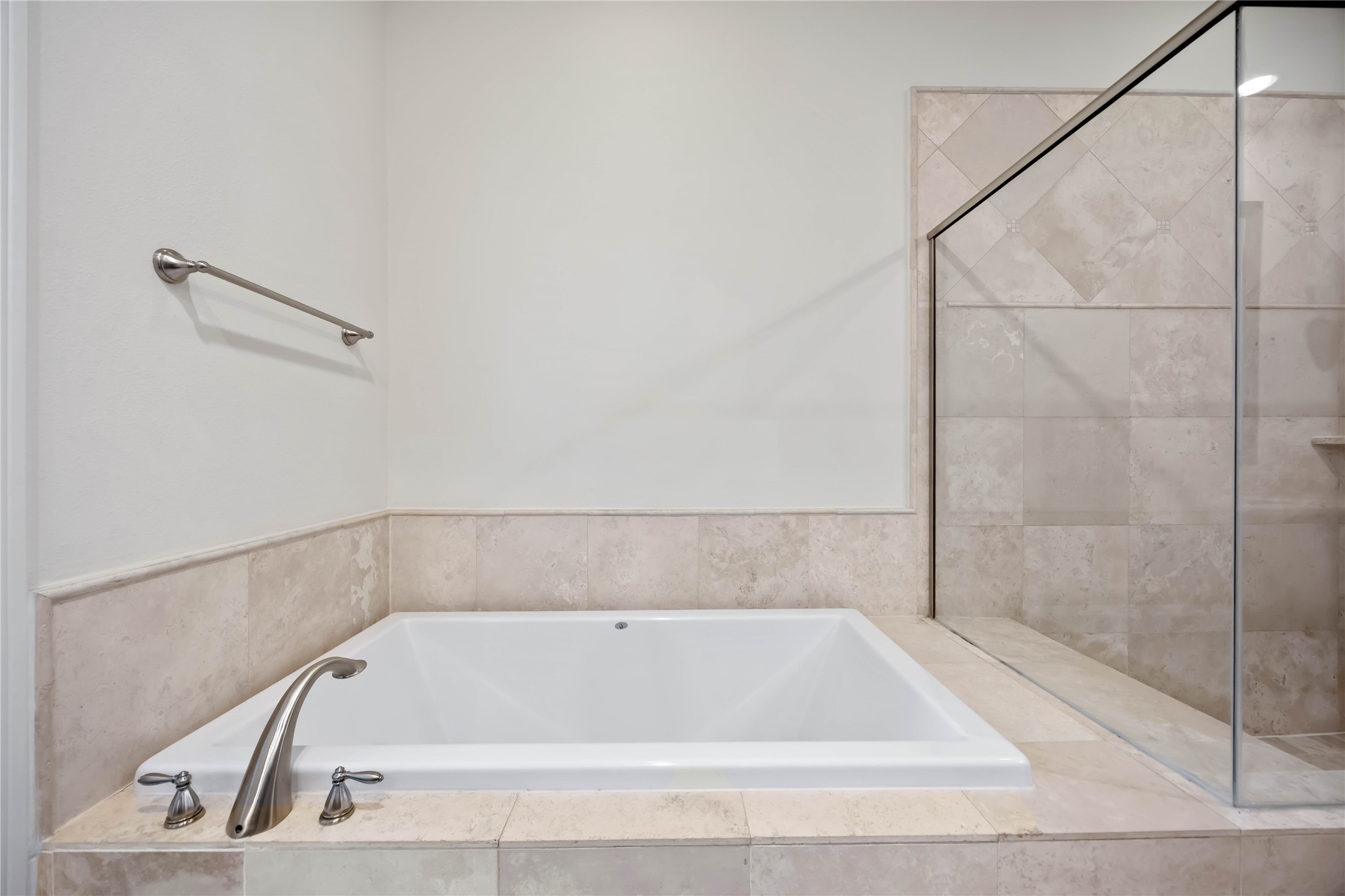 1104 Thompson Street Houston, TX 77007 - Photo 14 of 22