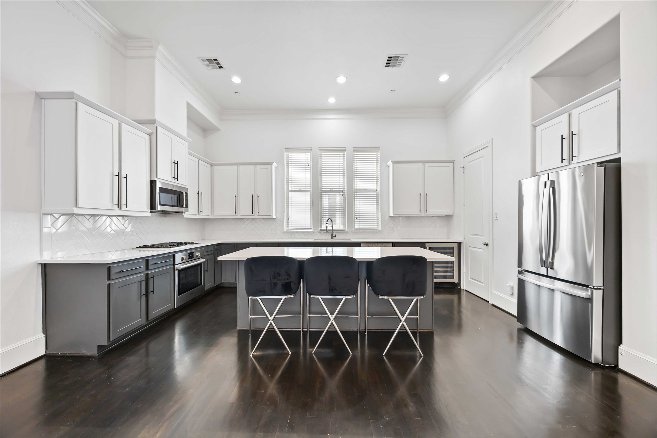 1104 Thompson Street Houston, TX 77007 - Photo 3 of 22