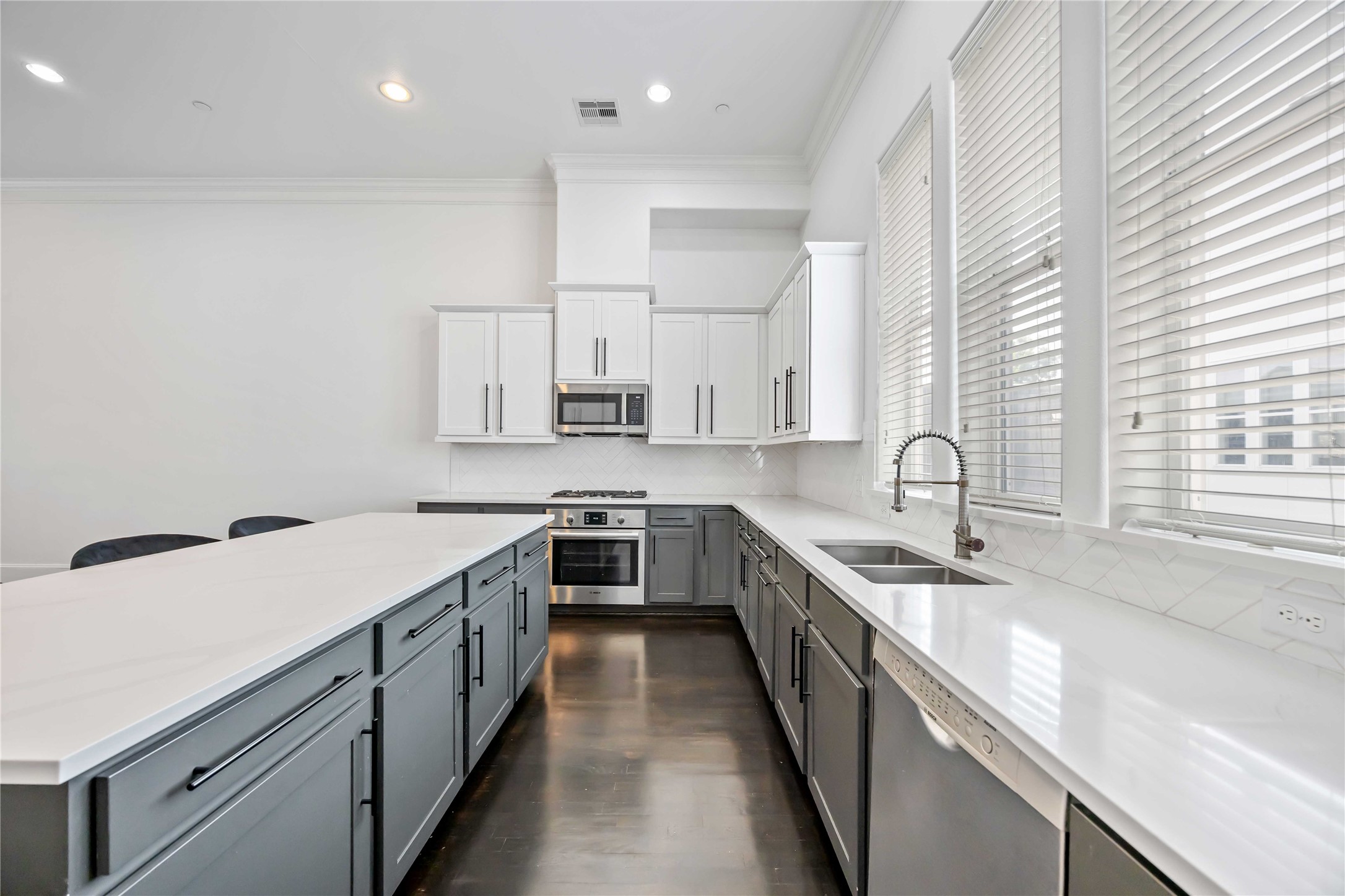 1104 Thompson Street Houston, TX 77007 - Photo 4 of 22