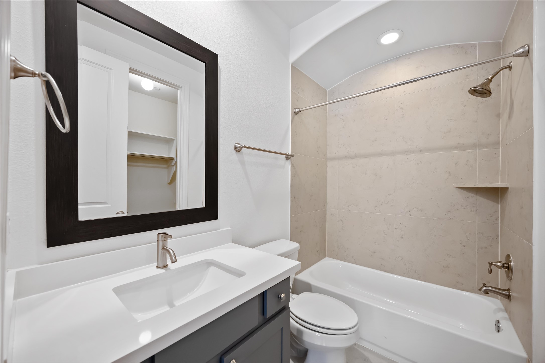 1104 Thompson Street Houston, TX 77007 - Photo 8 of 22