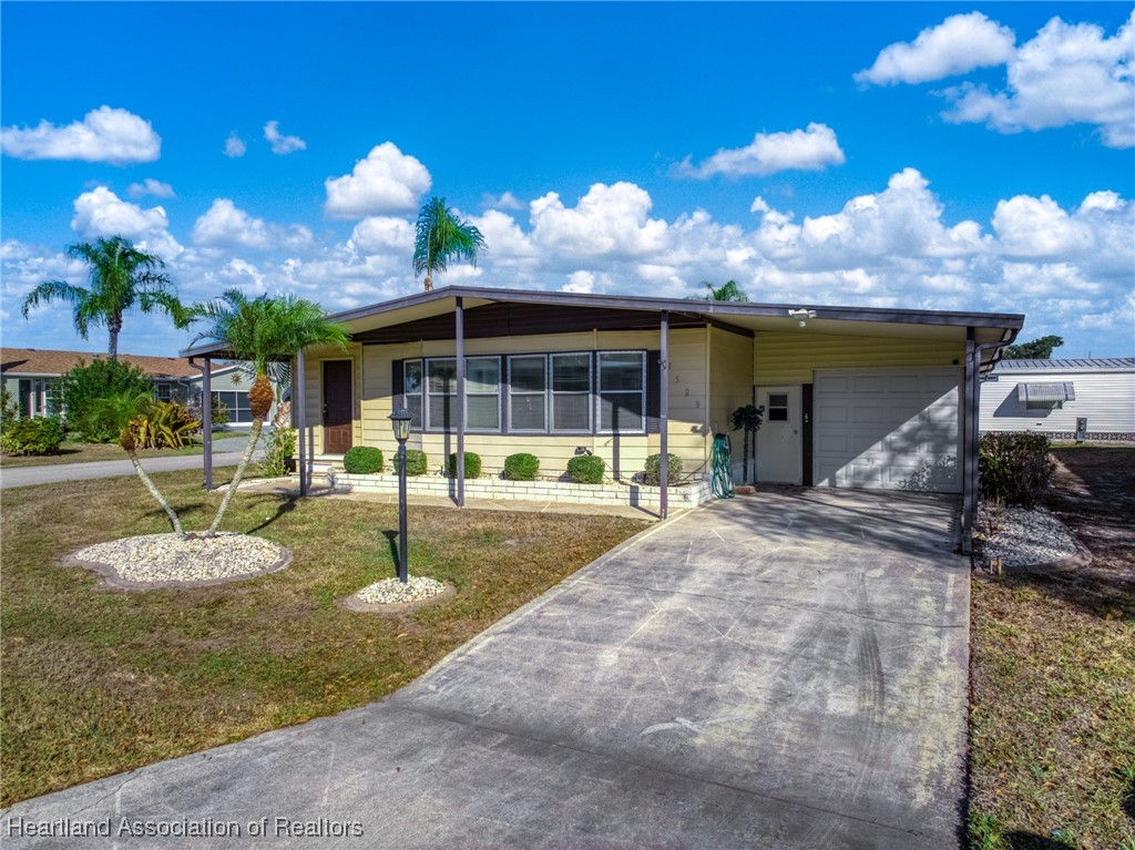 1523 Caribbean Road Sebring, FL 33870 - Photo 3 of 46