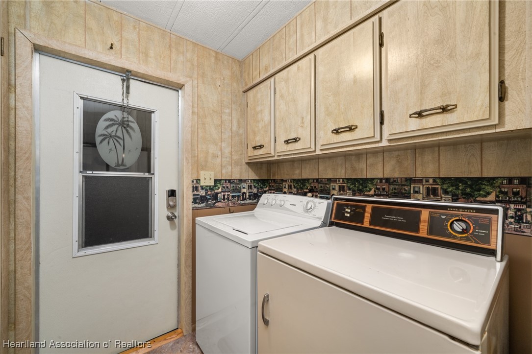 1523 Caribbean Road Sebring, FL 33870 - Photo 33 of 46 IN HOUSE LAUNDRY