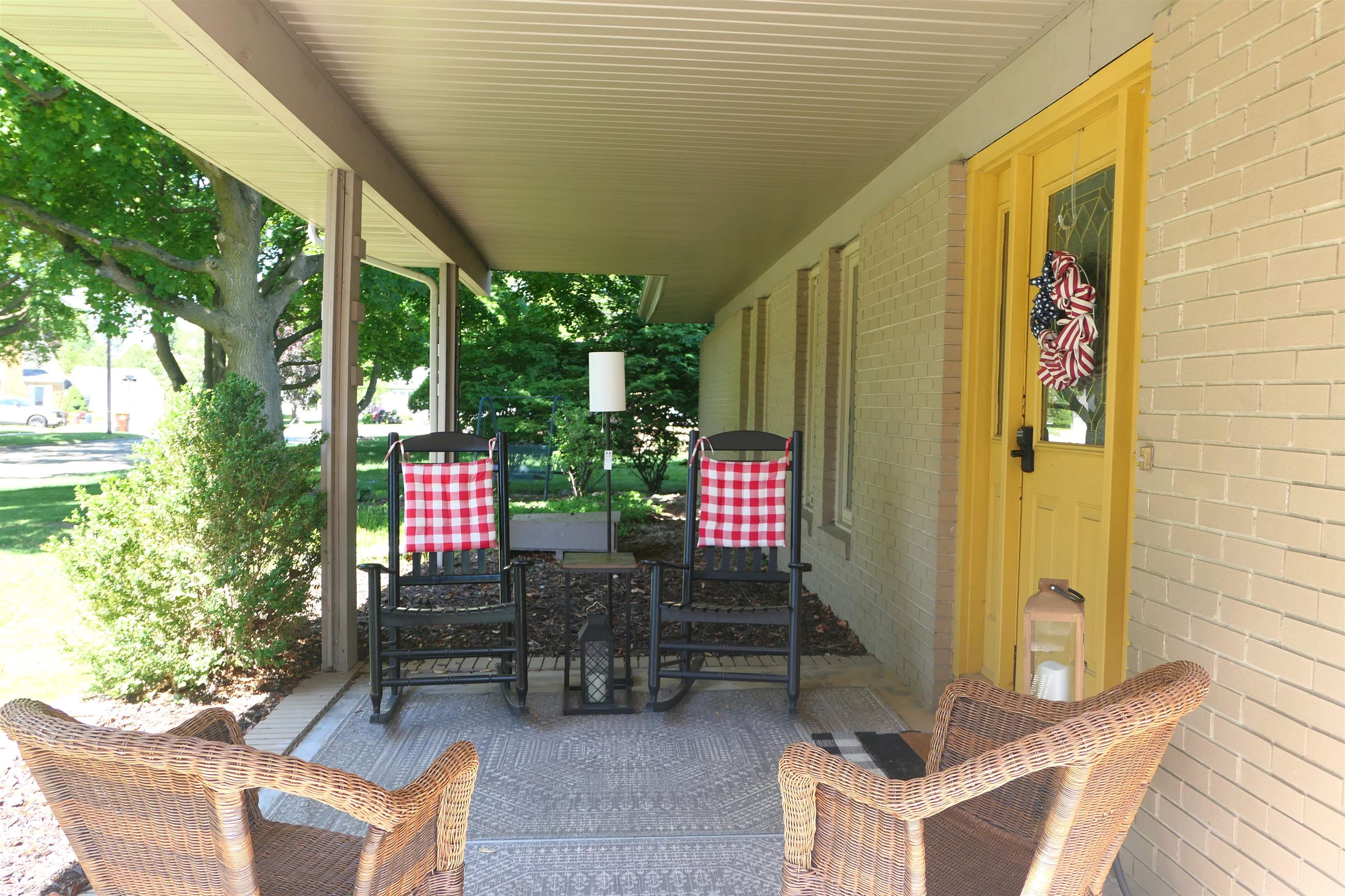 1006 Falkirk Road Alma, MI 48801 - Photo 3 of 42