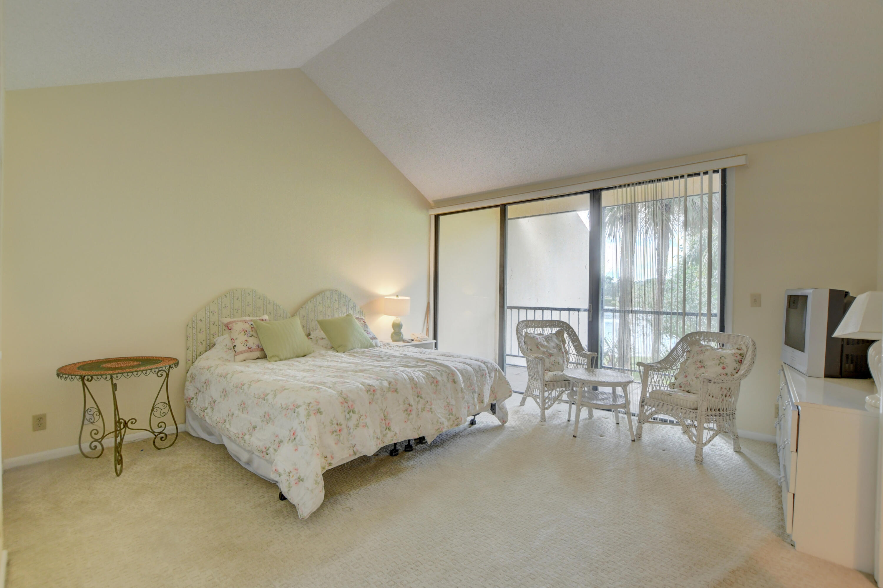 3103 Bridgewood Drive Boca Raton, FL 33434 - Photo 12 of 50 15_ebf_3571_2_3_4_5