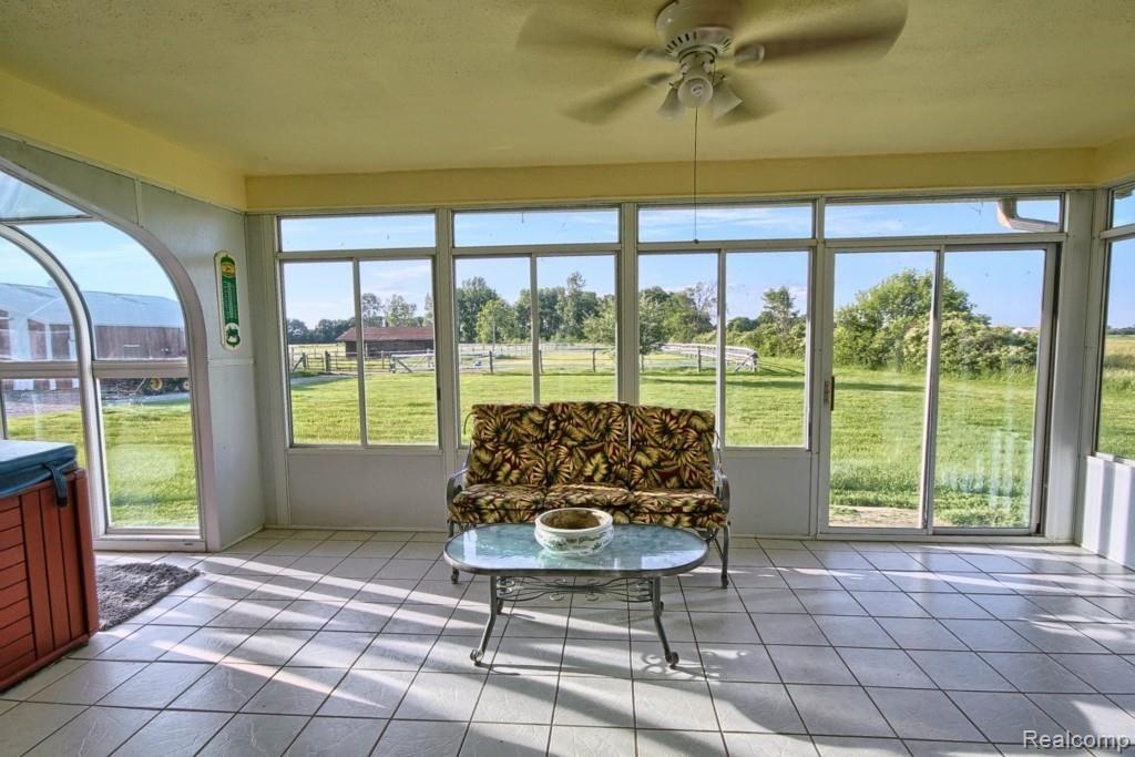 6555 Labo Road South Rockwood, MI 48179 - Photo 12 of 21 Sun_Porch.jpg