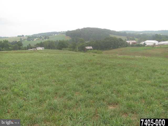 109 Leppo Mill Road, Unit 4 Hanover, PA 17331 - Photo 3 of 4