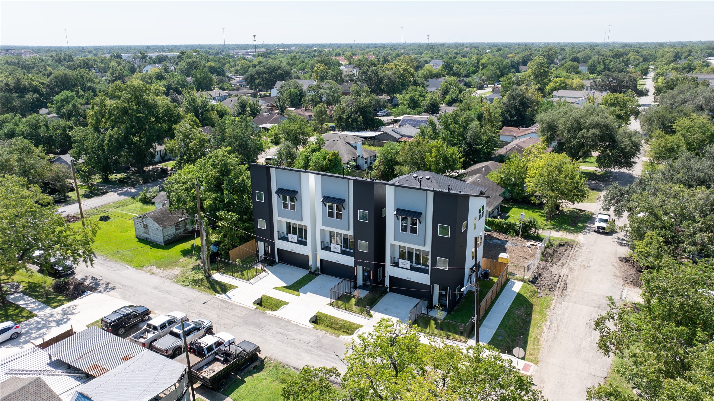 4106 Alice Street Houston, TX 77021 - Photo 20 of 22 an aerial view of a house with yard