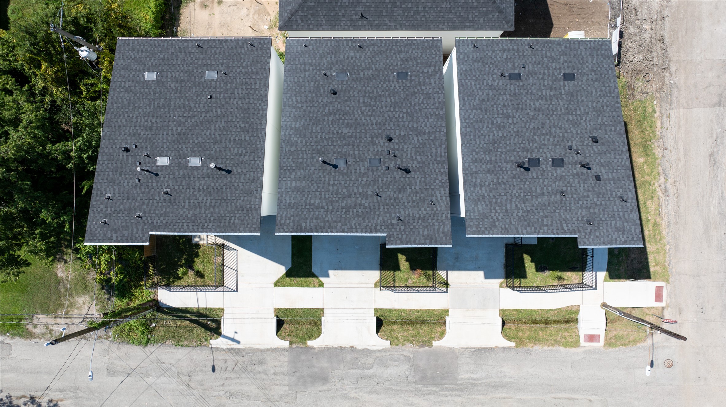 4106 Alice Street Houston, TX 77021 - Photo 21 of 22 a view of a patio with couches and table and chairs
